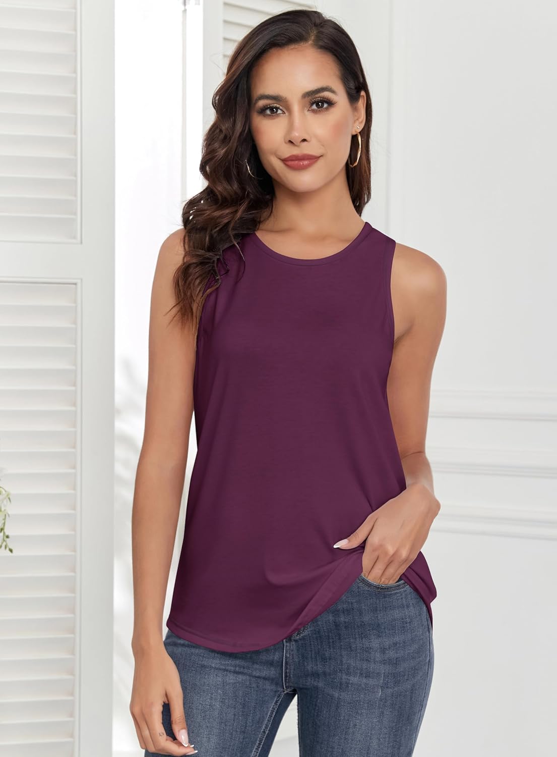 Women Crewneck Flowy Loose Fit Tank Top Sleeveless Summer Tops Shirts