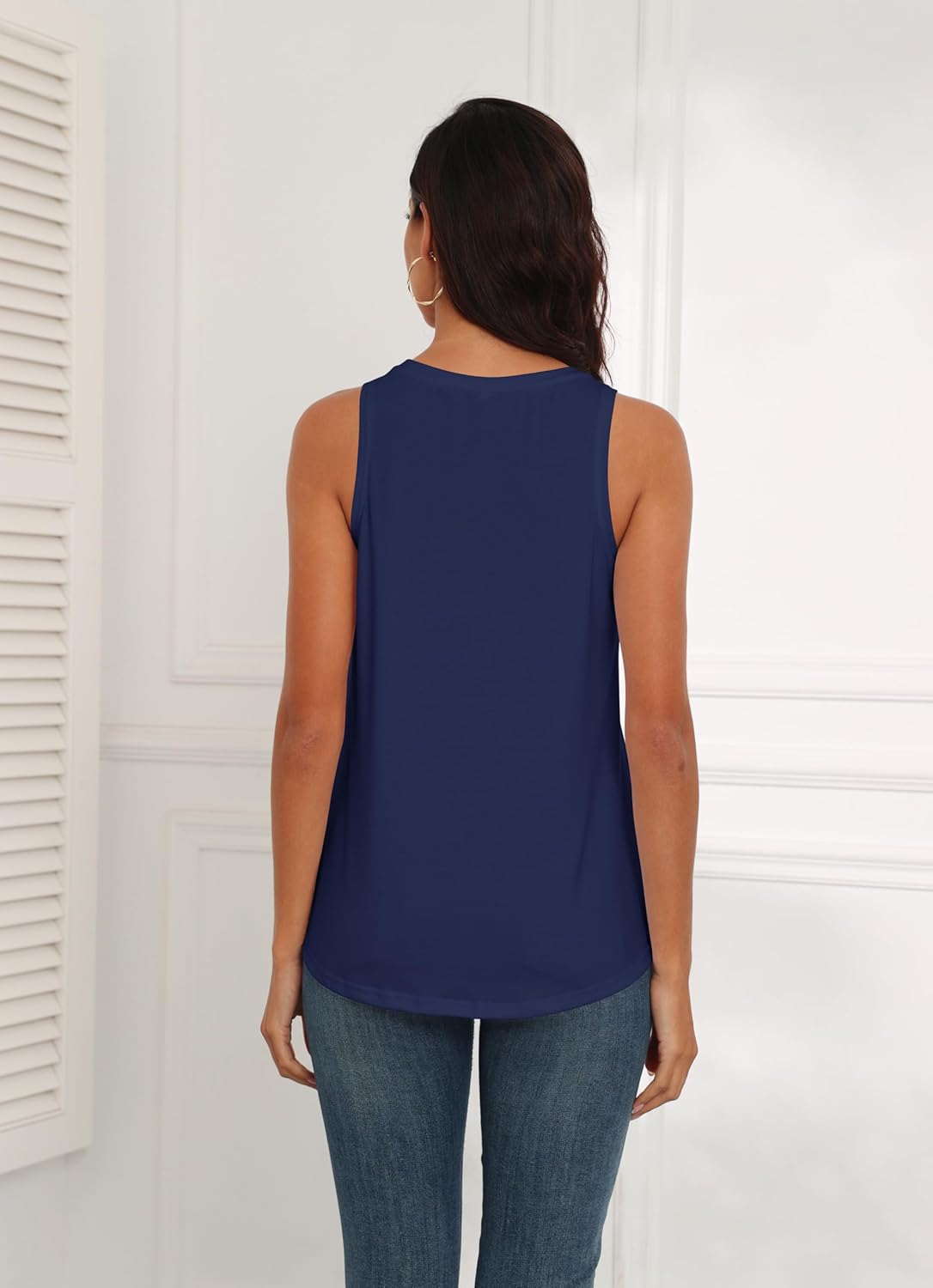Women Crewneck Flowy Loose Fit Tank Top Sleeveless Summer Tops Shirts