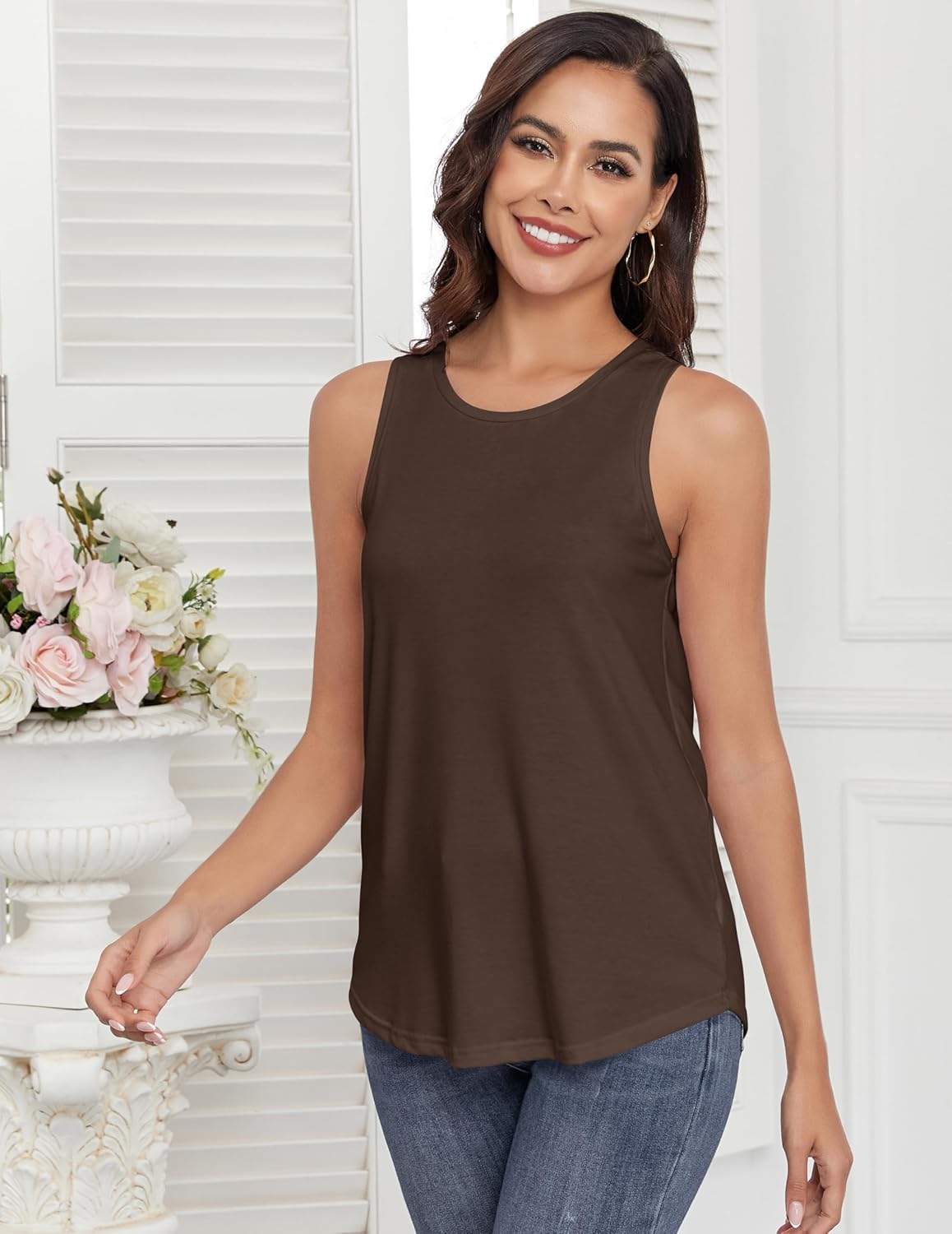 Women Crewneck Flowy Loose Fit Tank Top Sleeveless Summer Tops Shirts