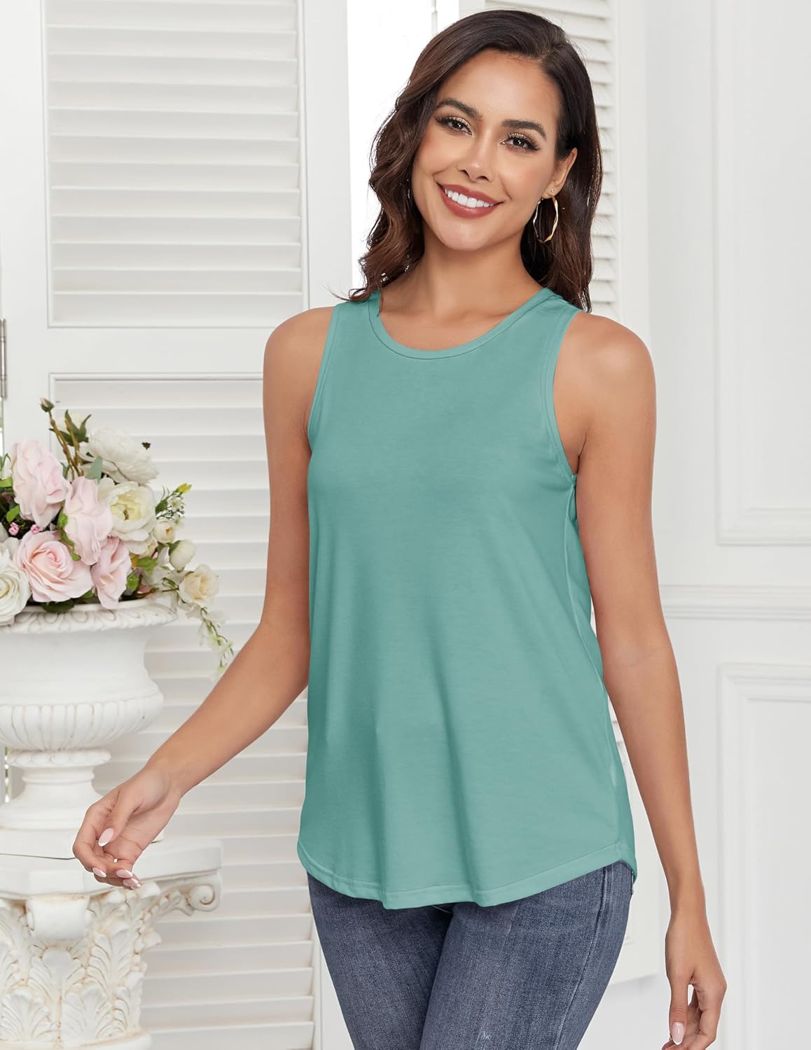 Women Crewneck Flowy Loose Fit Tank Top Sleeveless Summer Tops Shirts